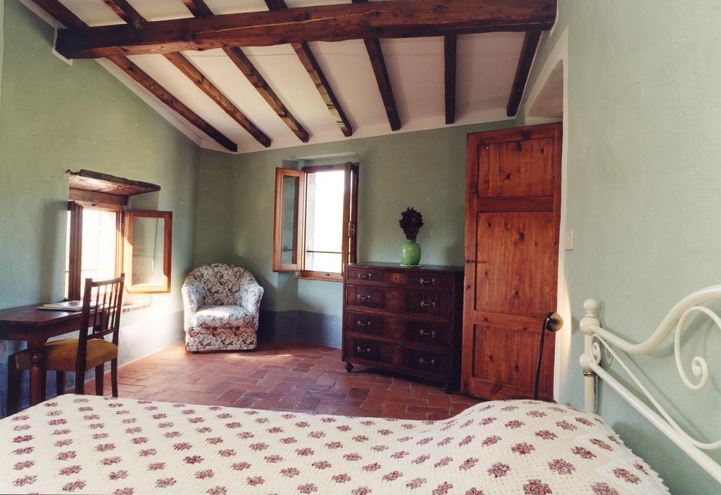 보르고 아 부기아노 Antica Casa "Le Rondini" B&B 객실 사진