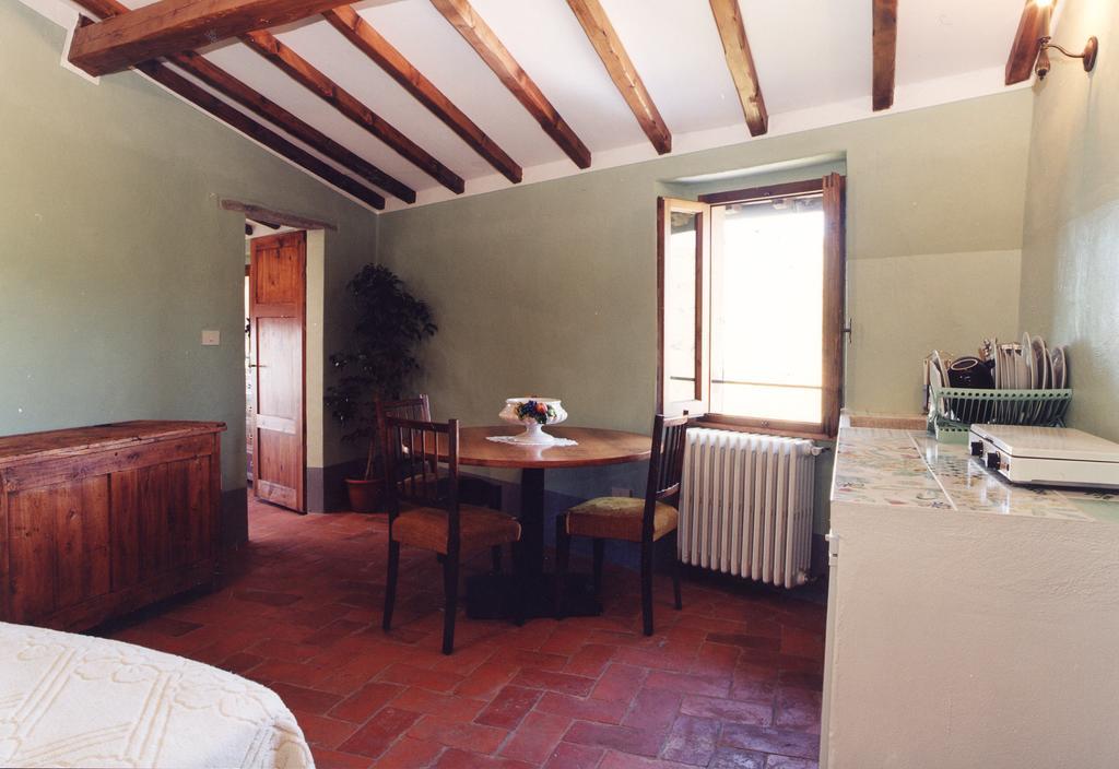 보르고 아 부기아노 Antica Casa "Le Rondini" B&B 객실 사진
