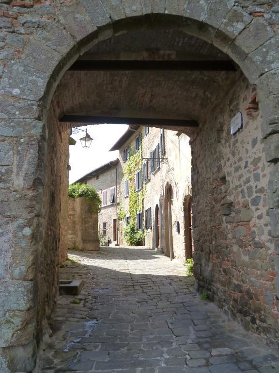 보르고 아 부기아노 Antica Casa "Le Rondini" B&B 외부 사진