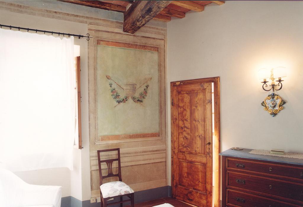 보르고 아 부기아노 Antica Casa "Le Rondini" B&B 객실 사진