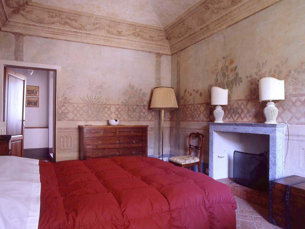 보르고 아 부기아노 Antica Casa "Le Rondini" B&B 외부 사진