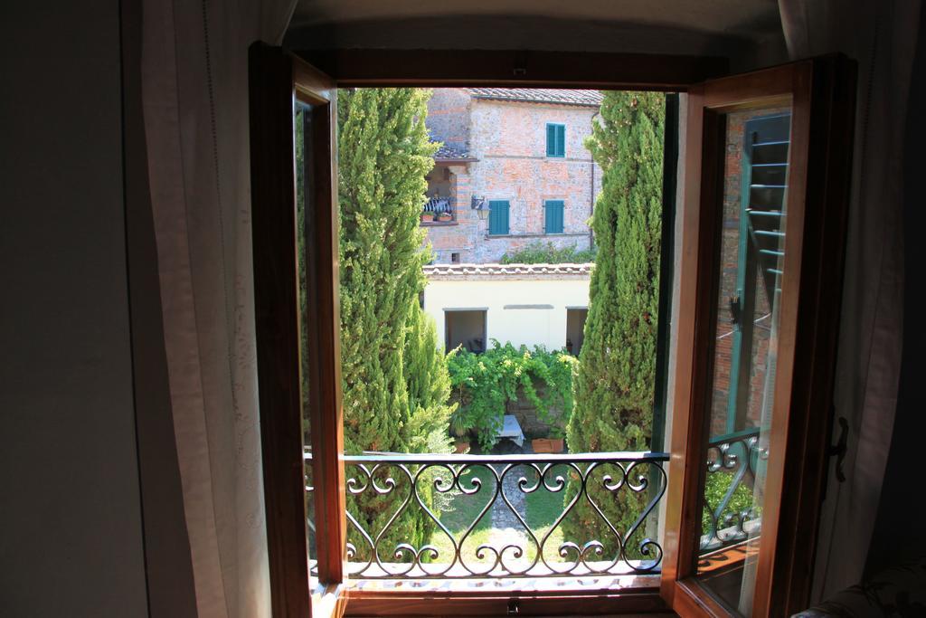 보르고 아 부기아노 Antica Casa "Le Rondini" B&B 외부 사진