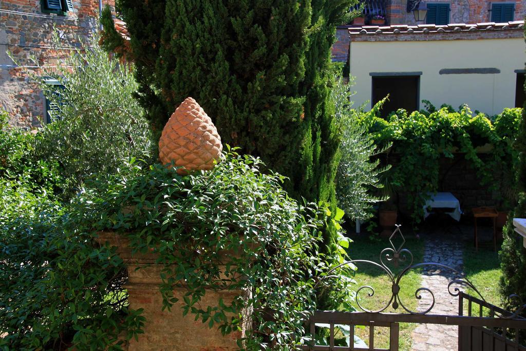보르고 아 부기아노 Antica Casa "Le Rondini" B&B 외부 사진