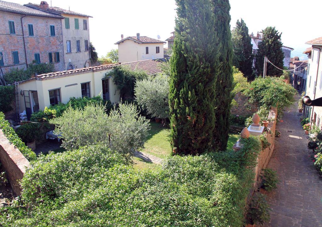 보르고 아 부기아노 Antica Casa "Le Rondini" B&B 외부 사진