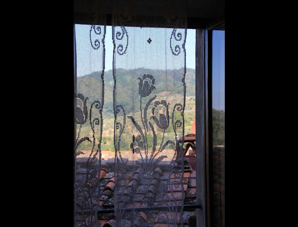 보르고 아 부기아노 Antica Casa "Le Rondini" B&B 외부 사진