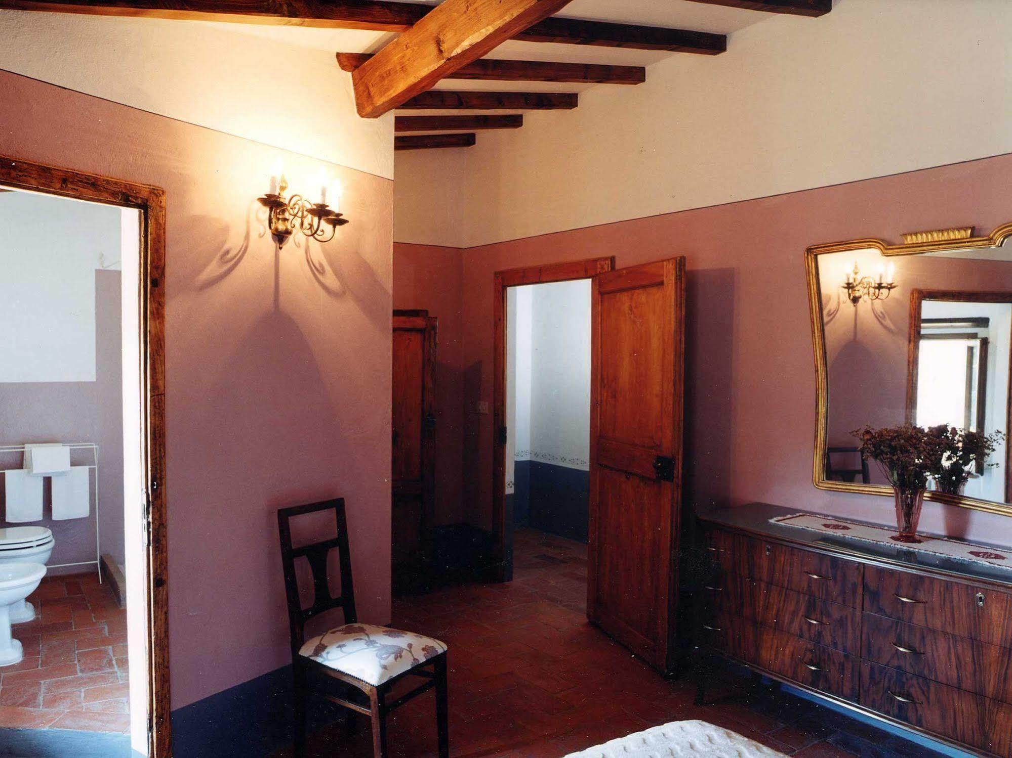 보르고 아 부기아노 Antica Casa "Le Rondini" B&B 외부 사진