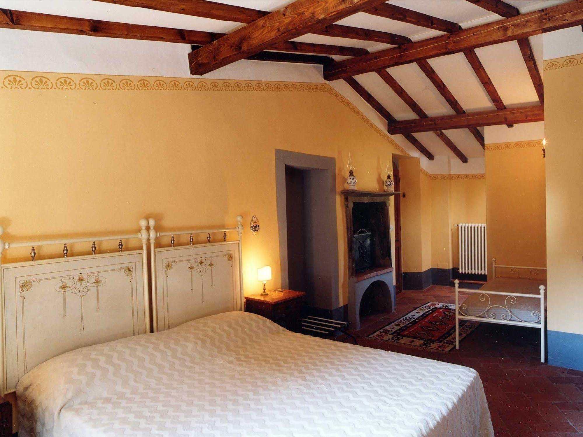 보르고 아 부기아노 Antica Casa "Le Rondini" B&B 외부 사진