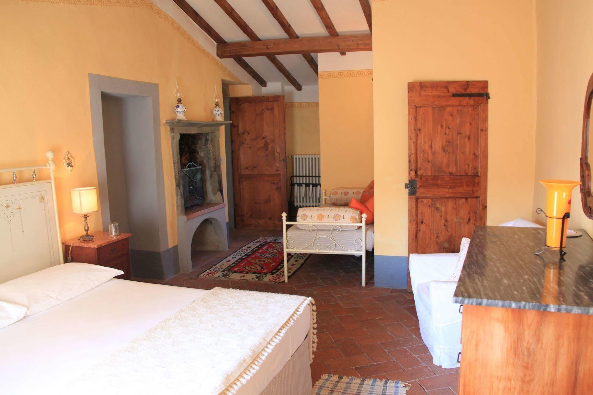 보르고 아 부기아노 Antica Casa "Le Rondini" B&B 외부 사진