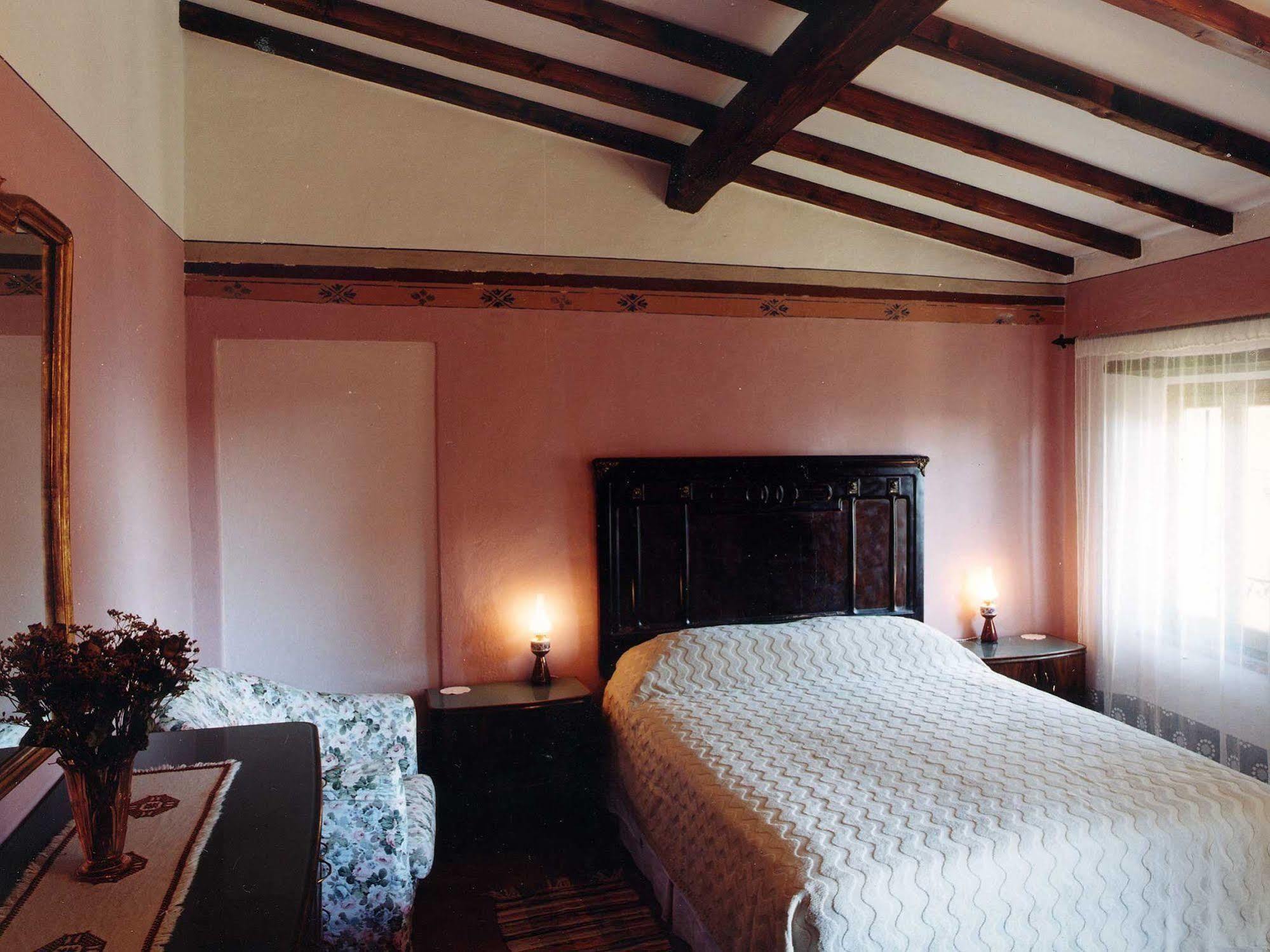 보르고 아 부기아노 Antica Casa "Le Rondini" B&B 외부 사진