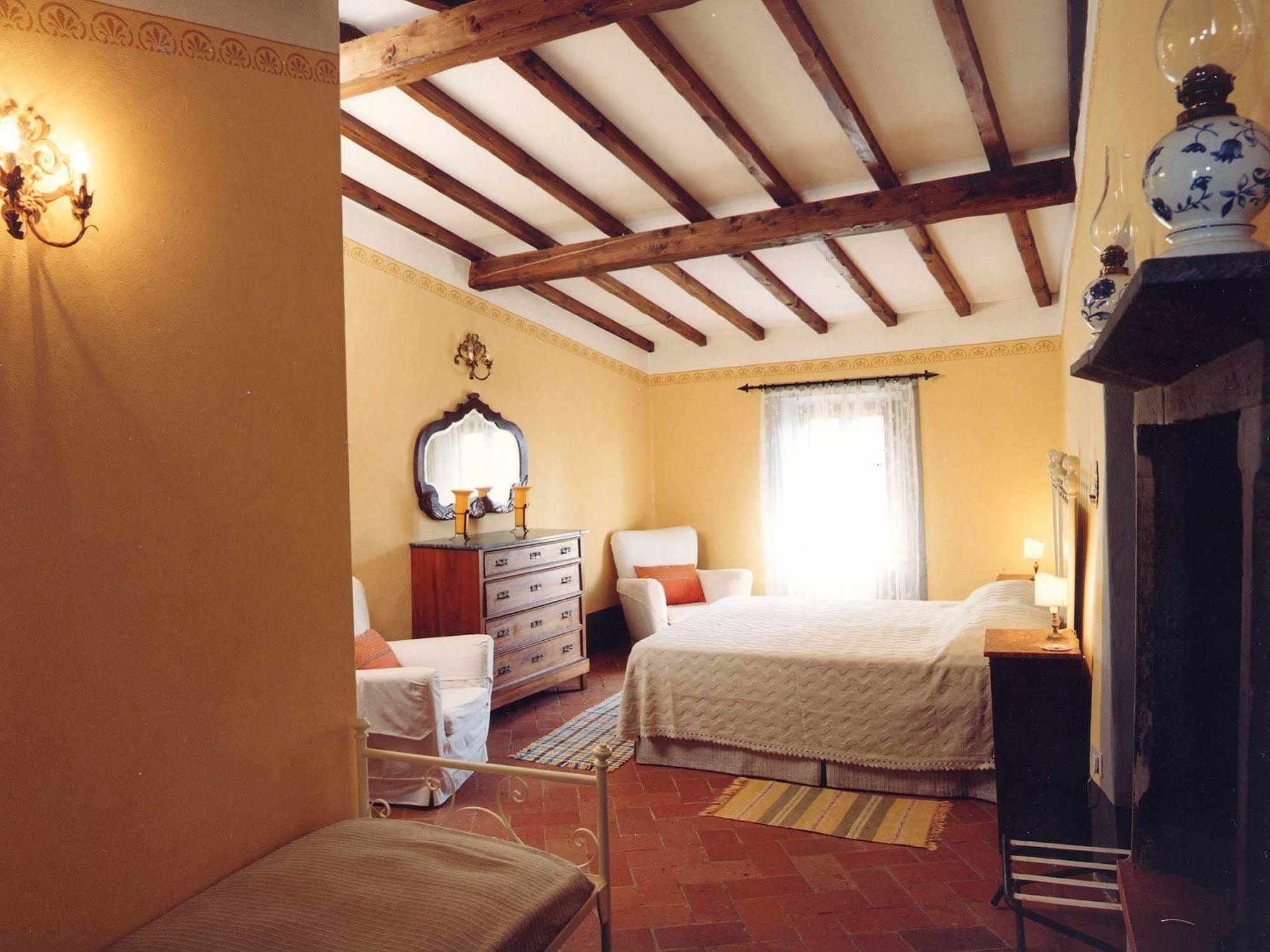 보르고 아 부기아노 Antica Casa "Le Rondini" B&B 외부 사진