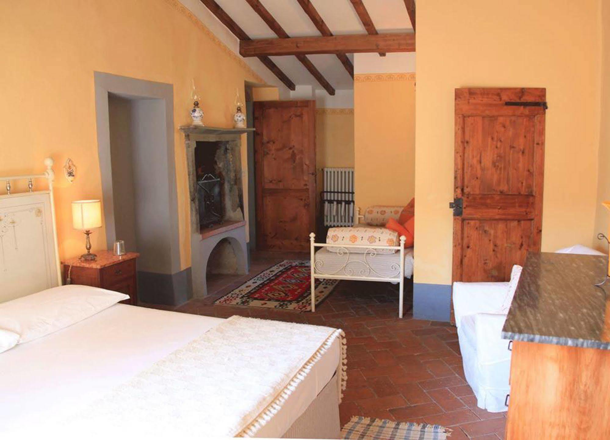 보르고 아 부기아노 Antica Casa "Le Rondini" B&B 외부 사진