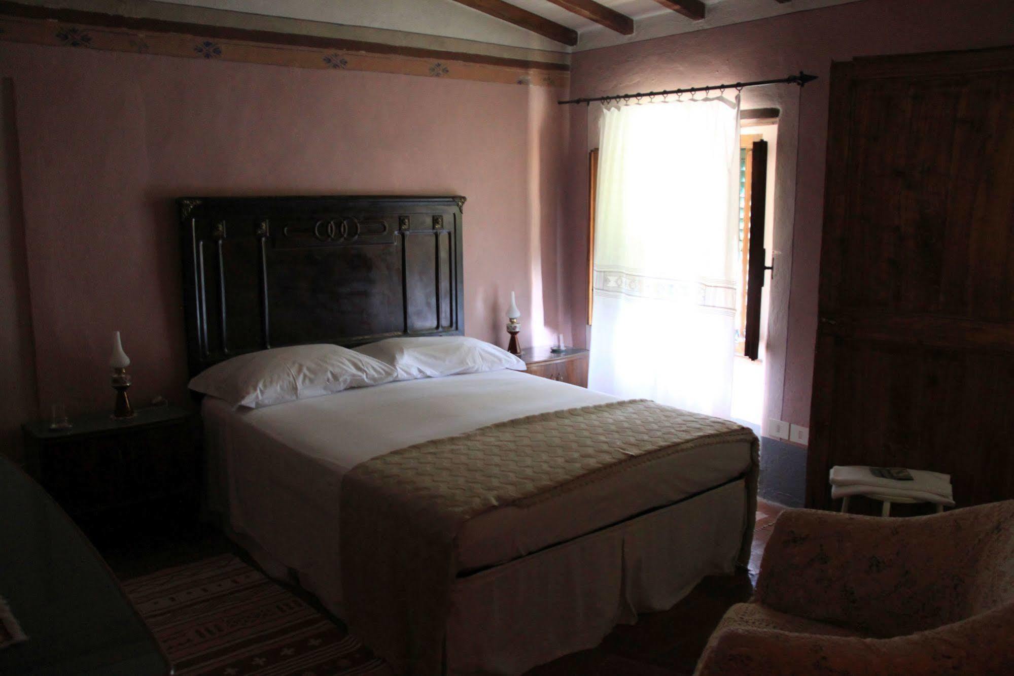 보르고 아 부기아노 Antica Casa "Le Rondini" B&B 외부 사진