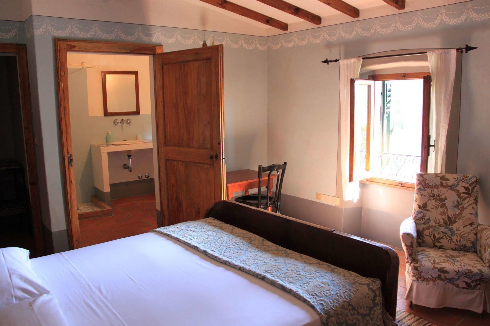 보르고 아 부기아노 Antica Casa "Le Rondini" B&B 외부 사진